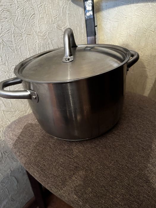 продам  серую кастрюлю