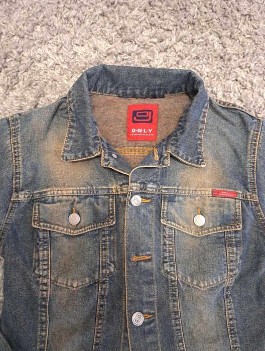 Дамско дънково якенце S размер,15лв.