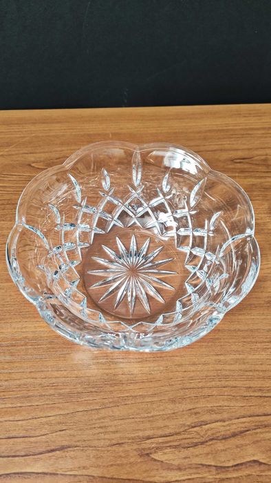 Кристална купа красива гравюра