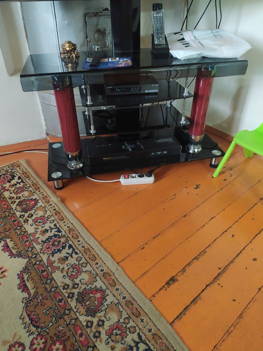 Подставка под телевизор