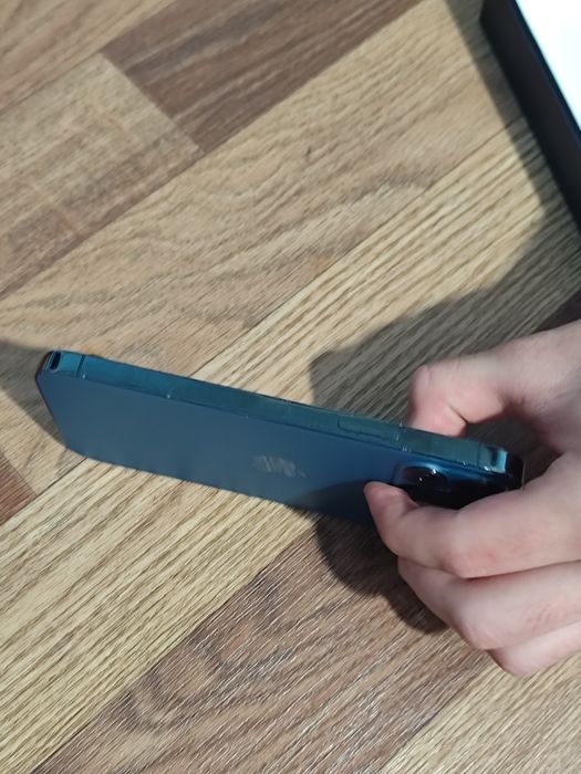 Айфон 12 про ...