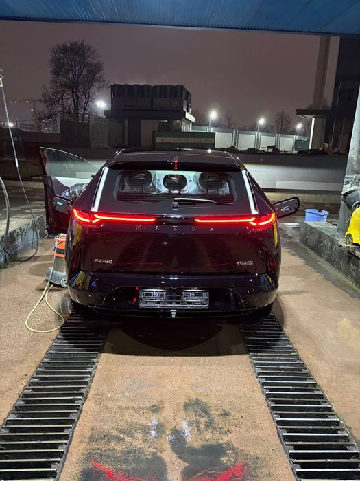 Mazda EZ 60 Hybrid full