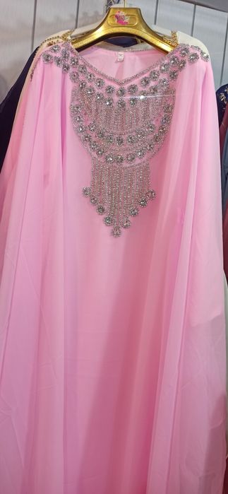 Продам шикарные новые платья