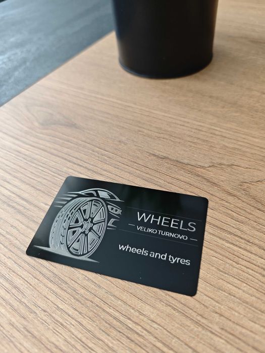 Метални визитки с лазерно гравиране — персонализирани