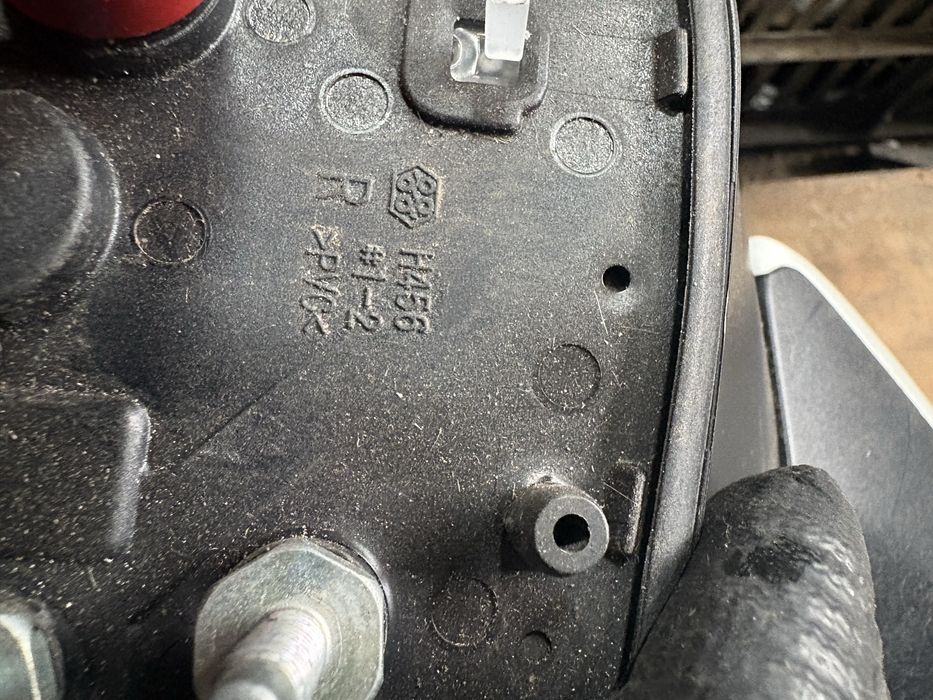Toyota Rav 4 2022 година Дясно Огледало