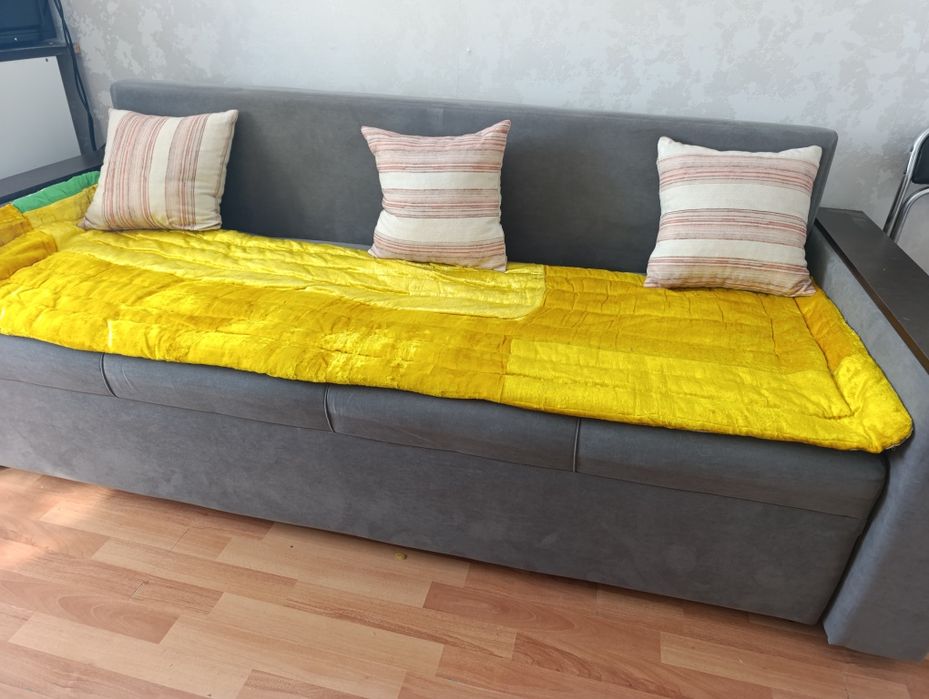 Диван офисный/ в кухню