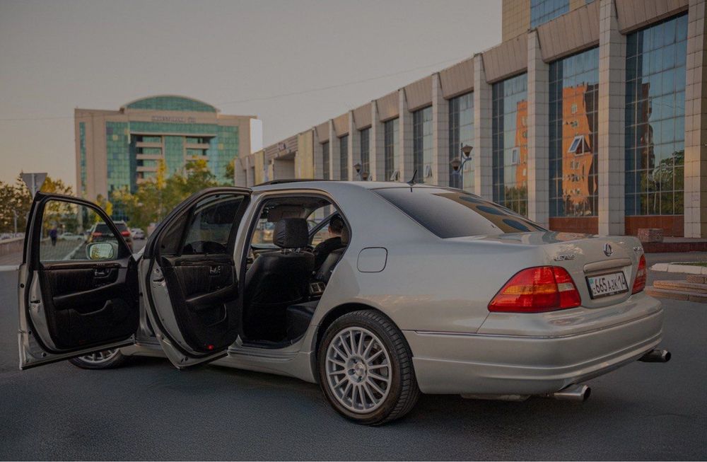 Продам Lexus LS430