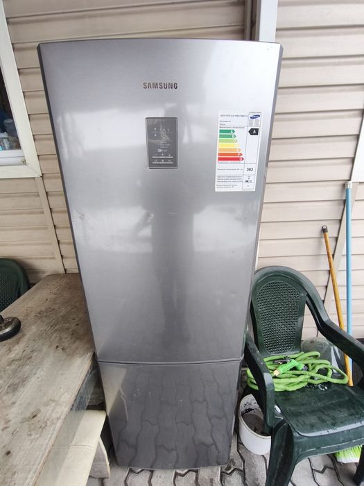 Холодильник Samsung 286 литров RL43ECMG