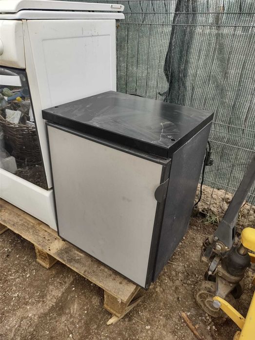 Frigider Electrolux functional ( minifrigider )
