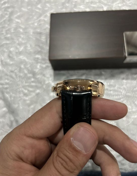 Продавам часоник на световно известната марка Jacob&Co Casino .