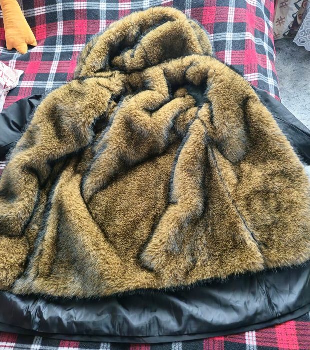 Парка новая продам размер 48-50