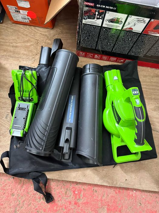 Suflanta/ Aspirator pentru frunze GreenWorks GD40BVK2X