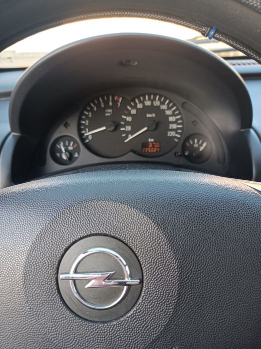 Опел корса 1.2 Twinsport