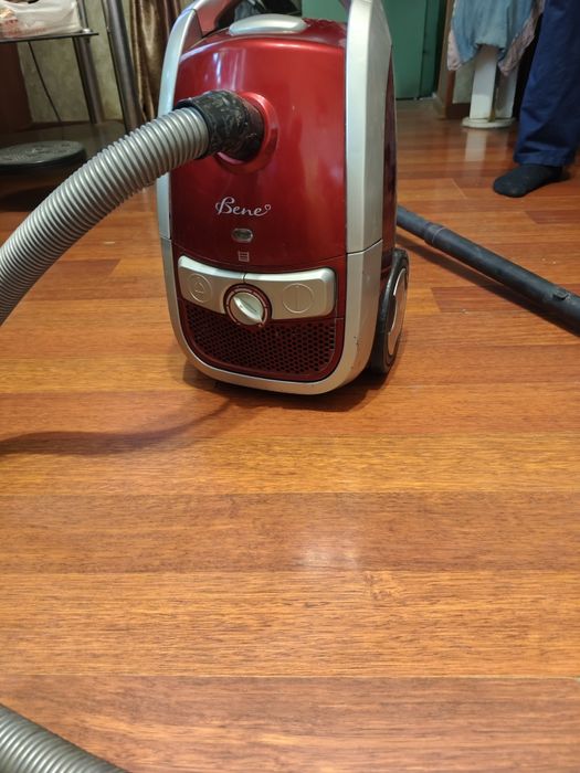 Пылесос рабочий отлично работает