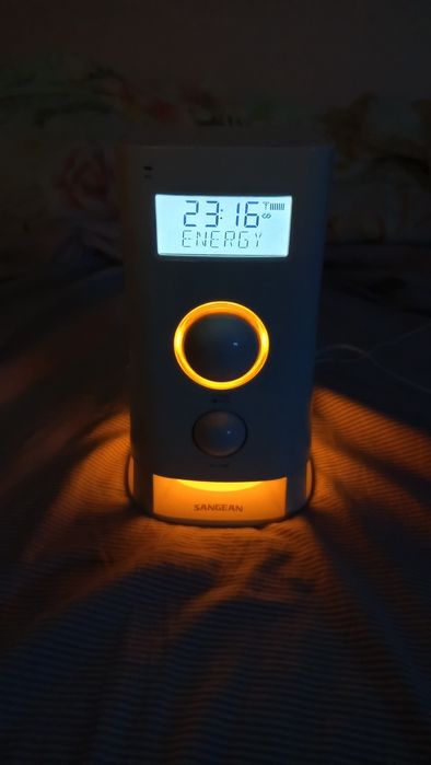 Радио часовник/нощна лампа