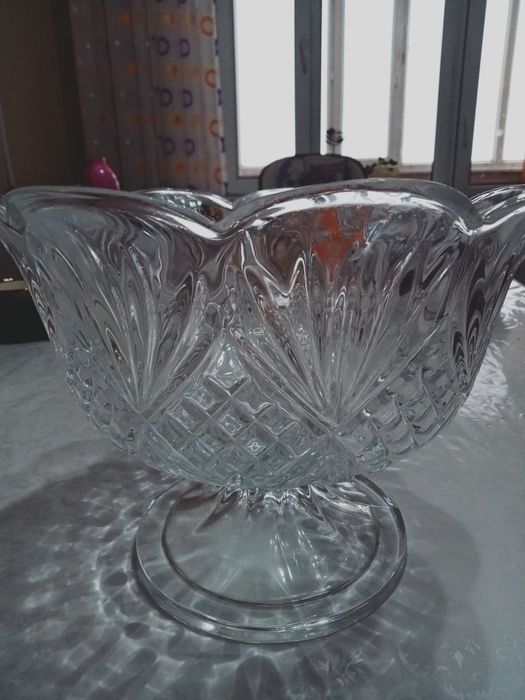 Хрустальная фруктовница