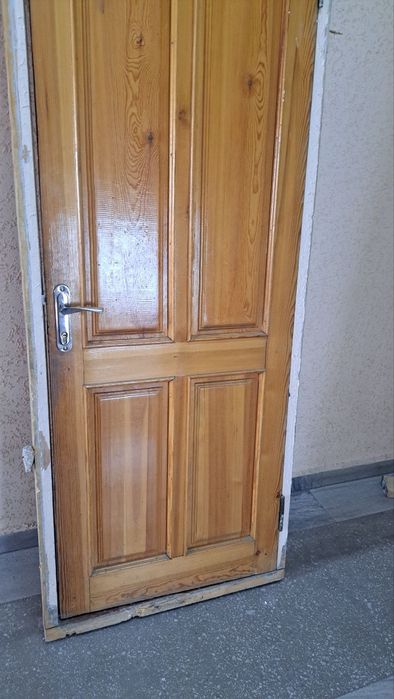 Продаются двери б/у Eshiklar sotiladi juda zo'r holatda