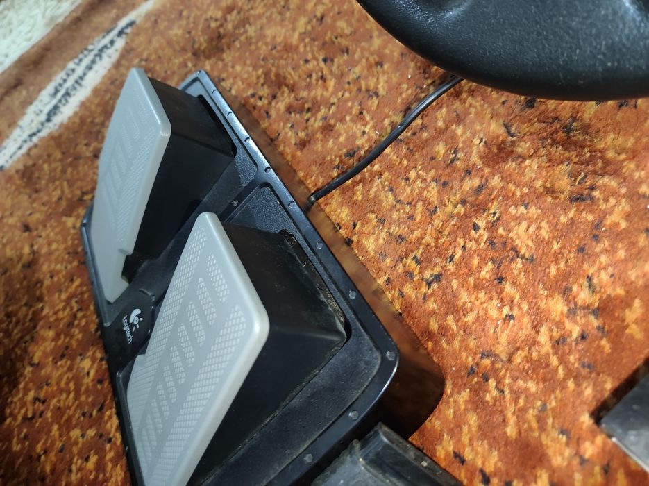 Ps 2 sotiladi xolati yaxshi 2 pulti rul gaz tormiz pidal boroladiganla