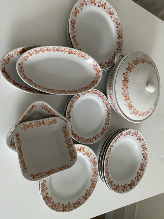 Столовый сервиз, производства Корея