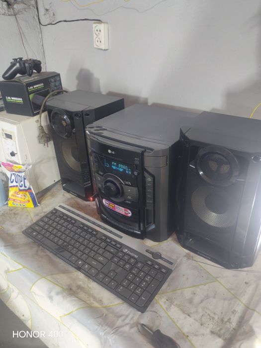 Музыкальный центр LG