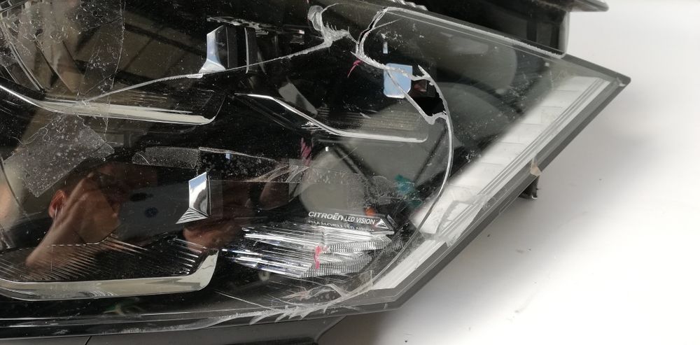 Десен фар Citroen C4 3 2020-