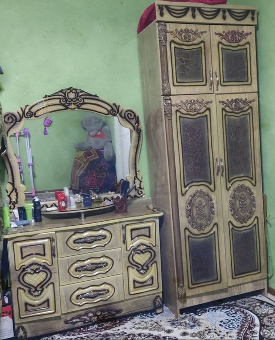 Mebellar sotiladi tez va arzon stenka shkaf turma oyna