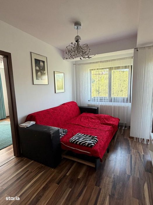 Apartament cu 2 camere, balcon deasupra pârâului și vedere spre pădure