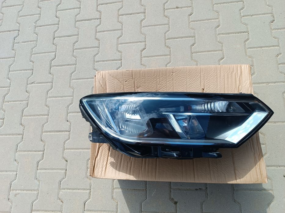 Far dreapta Volkswagen passat B8