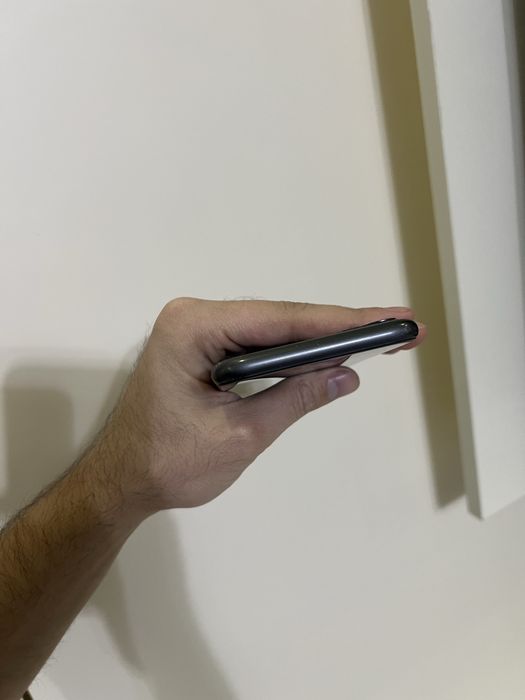 Продам IPhone 11 64gb