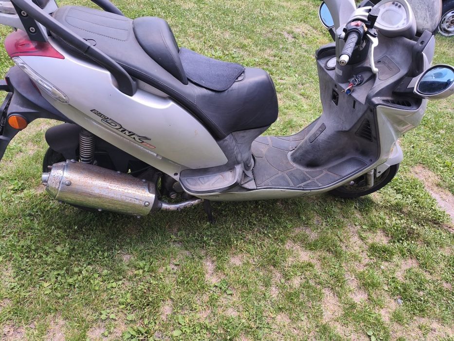 Vând motoscuter an 2005 motor 125