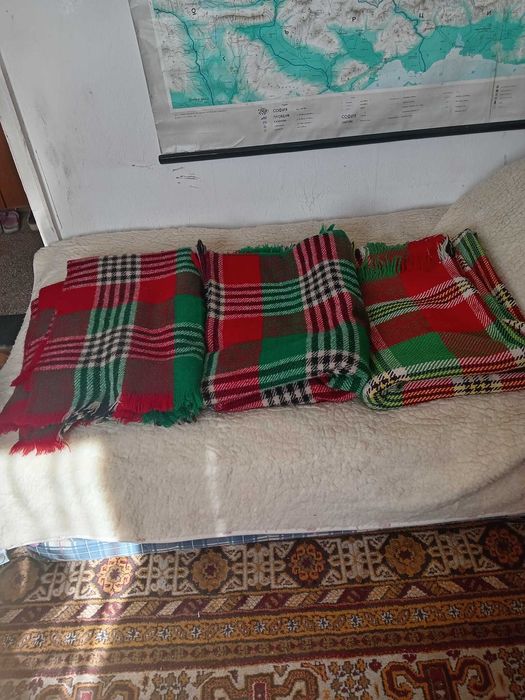 деяло 3 бр,колани,обувки,аксесоари,чантички,бална рокля,