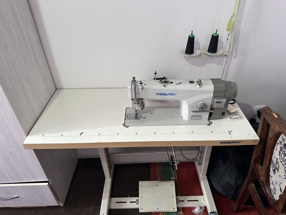 Srochni tikuv moshinka sotiladi