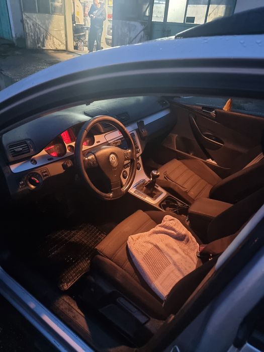 Vând Volkswagen Passat b6