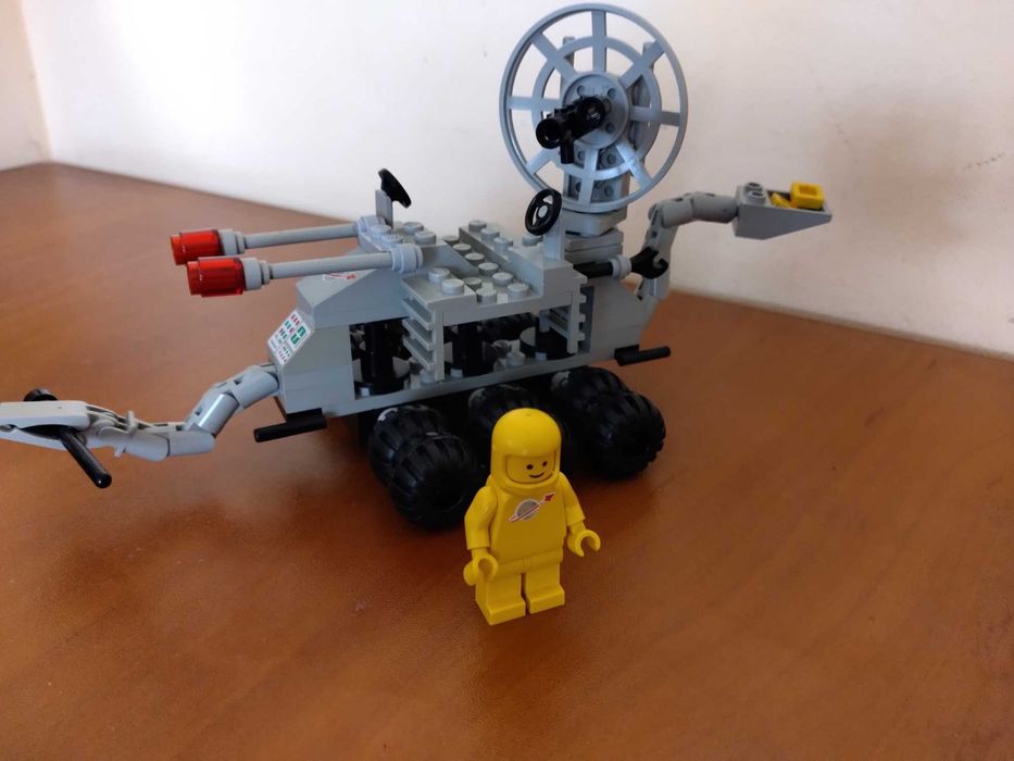 Lego Classic Space 6880 Surface Explorer + 6883 Terrestrial Rover