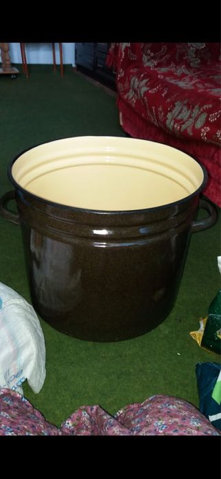 Продам кастрюли