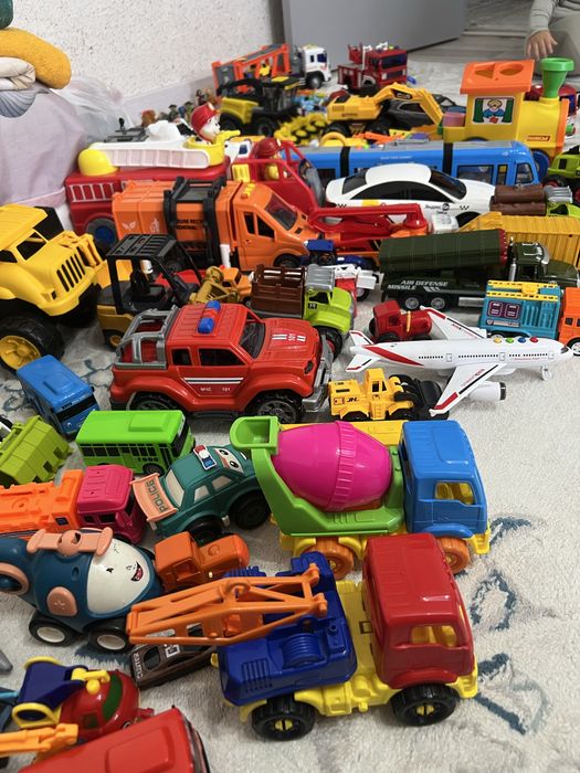 Детские игрушки в одном большом пакете