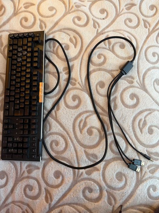 EVGA Z20 RGB геймърска клавиатура – работеща, с 2 липсващи копчета