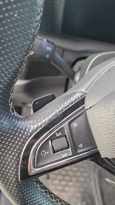 Volan Skoda Kodiaq cu padele - stare foarte buna
