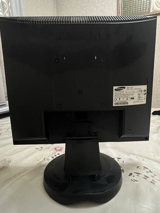 Samsung N720 kompyuter monitor sotiladi