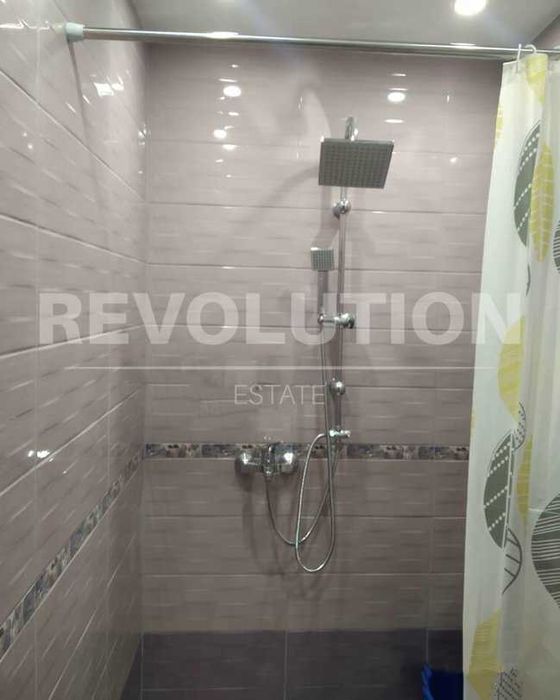 Четиристаен апартамент в сърцето на Варна