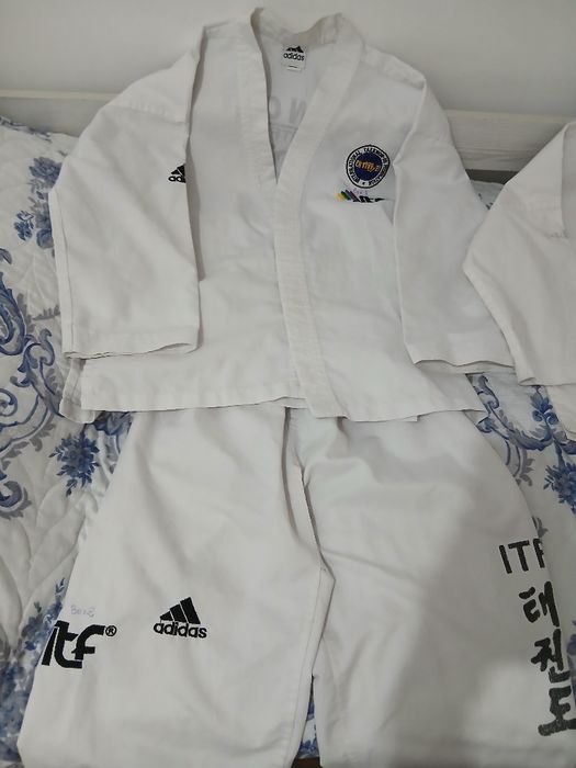 Все по 100000 Протекторы, кимоно и амуниция для таэквондо