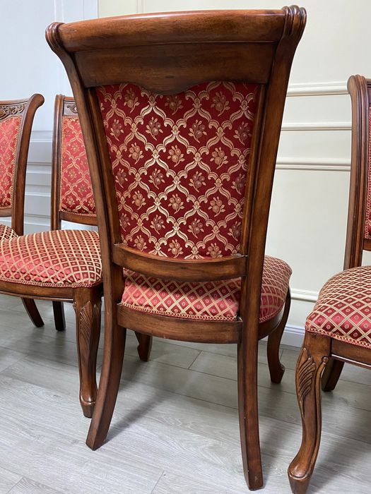 Продам стулья, пр-во Малайзия, материал дерево (карагач)