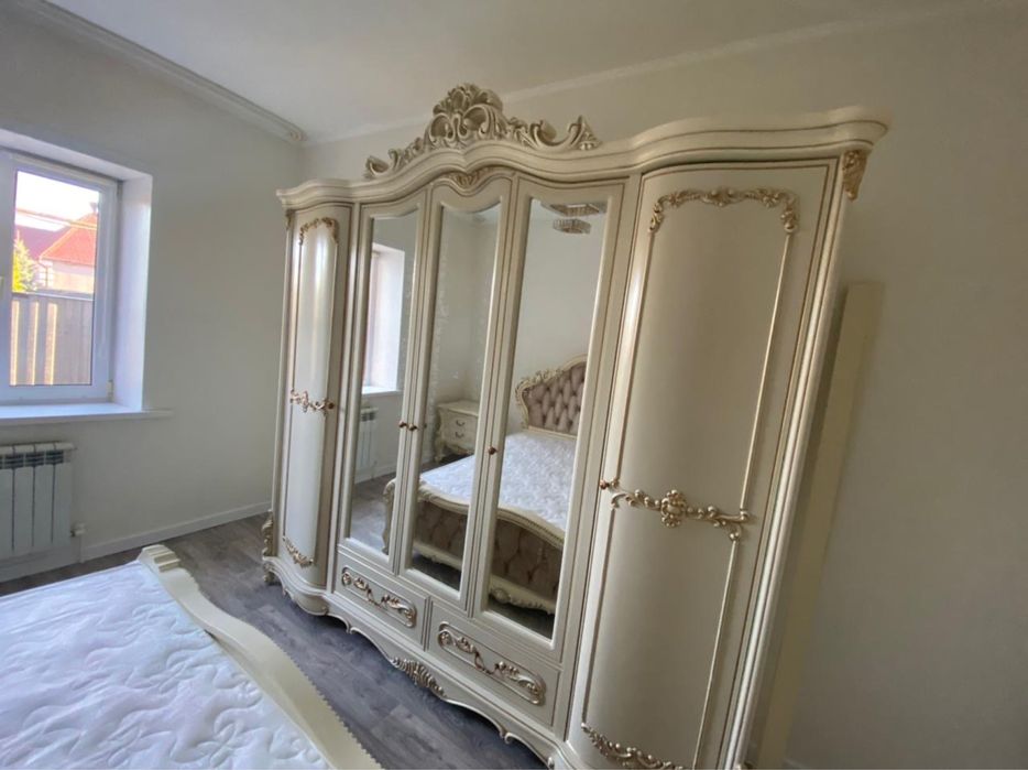 Продается Спальная гарнитура