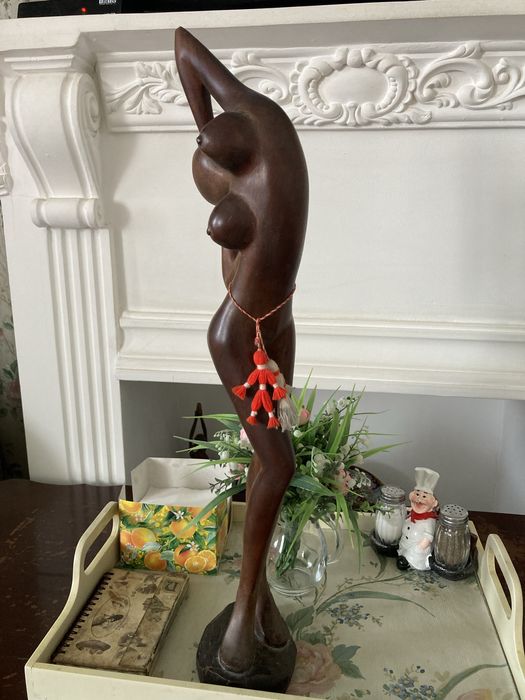 Африканская фигура в единичном экземпляре