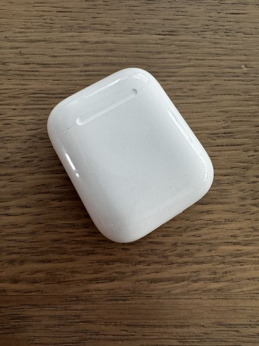 Apple AirPods 2  (EMC2862)