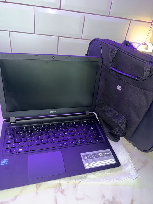 Leptop Acer + geanta transport.