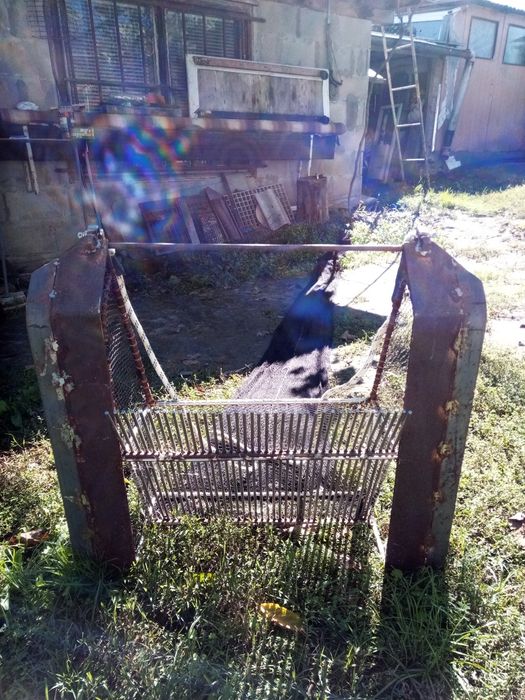 Продавам трал и мрежи за хамсия и кефал.