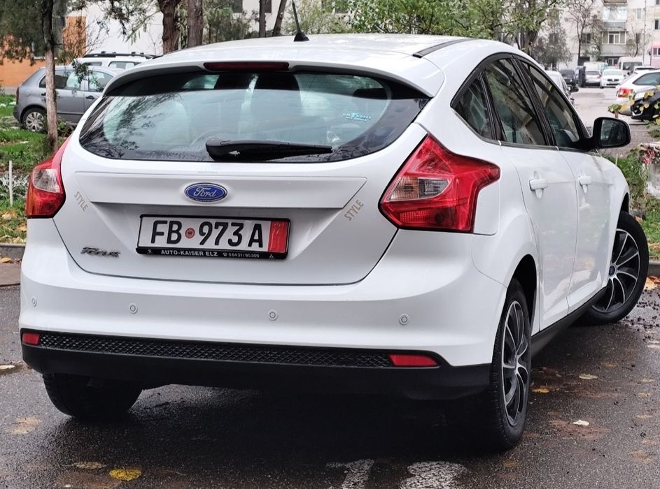 Ford Focus 1.6 benzină clasic, 2012, Navi, Park assist