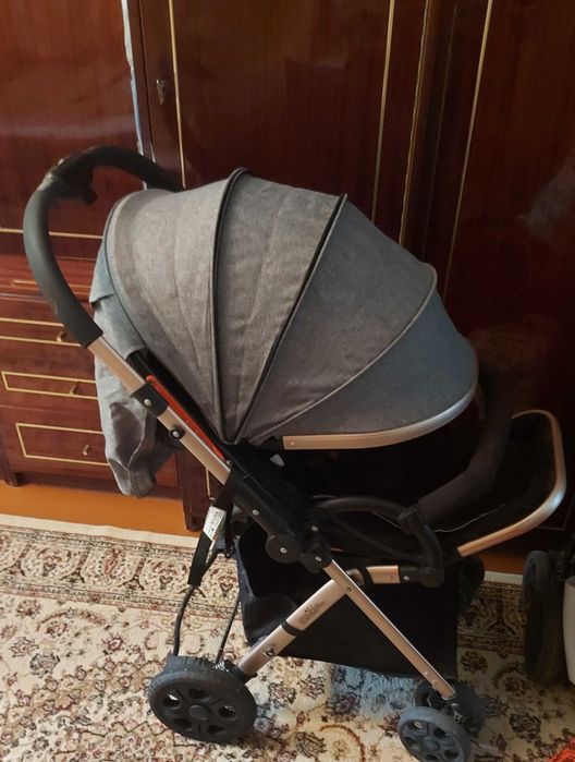 Продаются две детские коляски всесезонка.