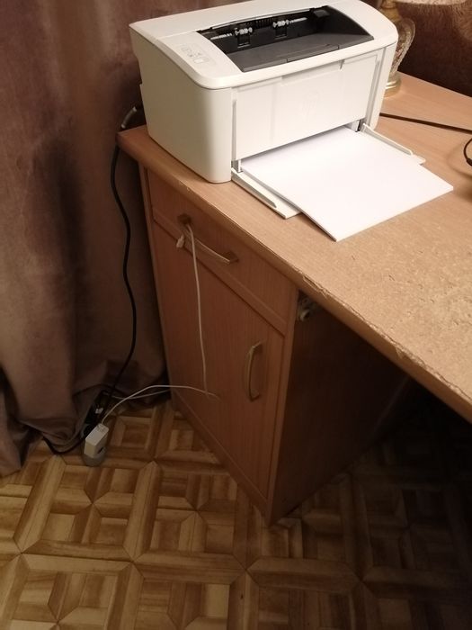 Отдам рабочий стол.